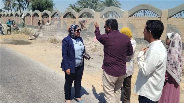 محافظ أسيوط يتفقد مشروعات تطوير الطرق المؤدية إلى الدير المحرق وآثار مير