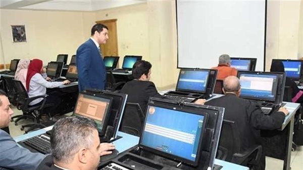 حقوق العامل في قانون العمل الجديد: 7 نقاط يجب معرفتها قبل توقيع العقد