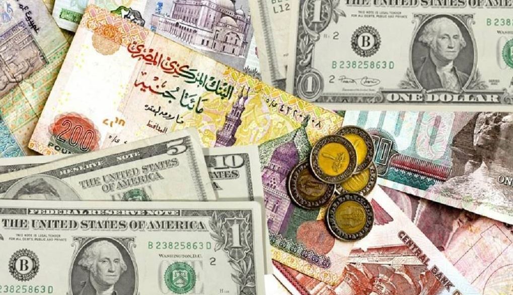 الدولار يتراجع أمام الجنيه في بداية تعاملات الخميس