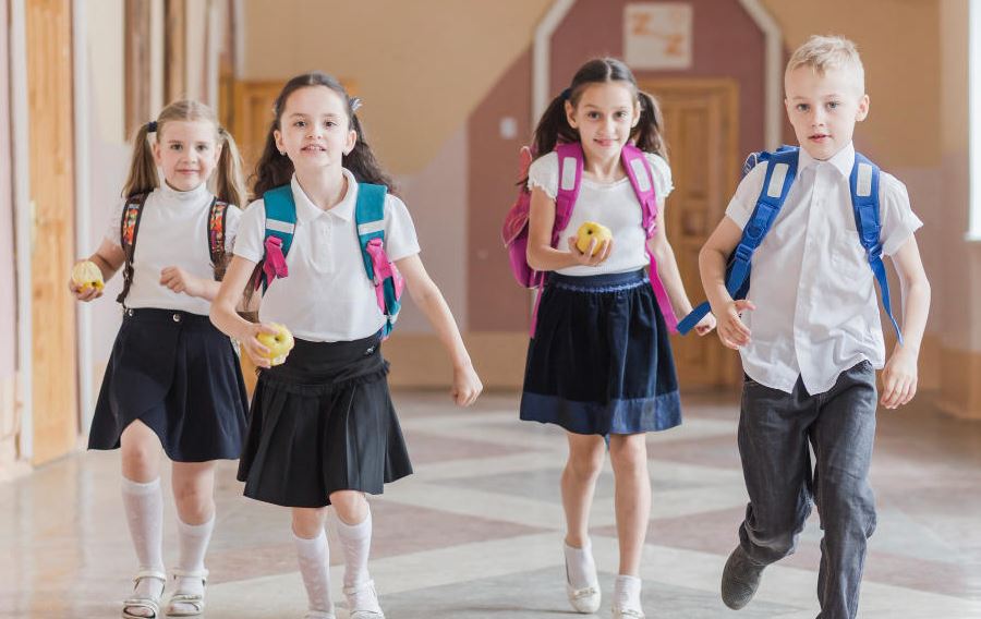 نصائح طبية لحماية الأطفال من العدوى مع العودة إلى المدارس