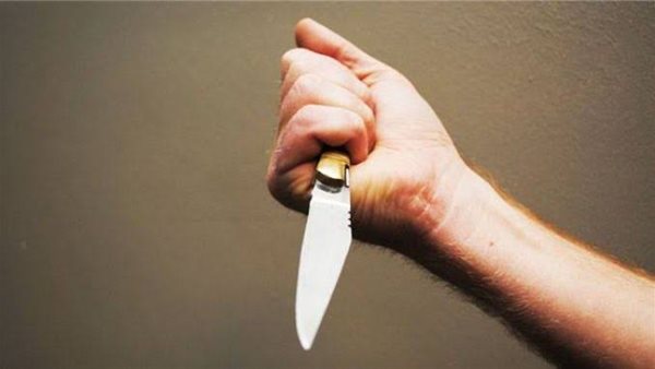 أب يعترف بطعن زميل ابنته بعد ضبطه داخل منزله بالقطامية