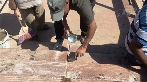 إصلاح كوبري المشاة بأبو الريش لتوفير أمان الطلاب والمواطنين