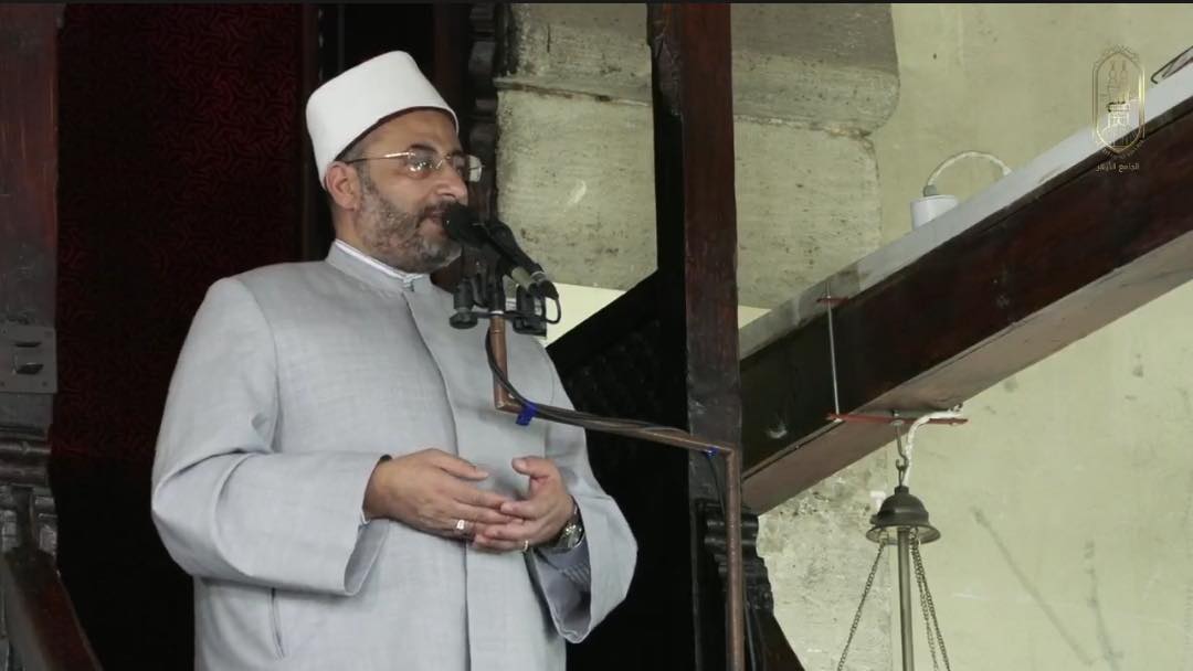 خطيب الأزهر: تحذير من انحراف القيم وتقديس التافهين على حساب العقول الرفيعة