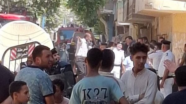جهود مكثفة للبحث عن ناجين تحت أنقاض عقار في المنيا