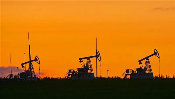 تراجع أسعار النفط بنسبة 0.77% والبرميل يسجل 89 دولارًا