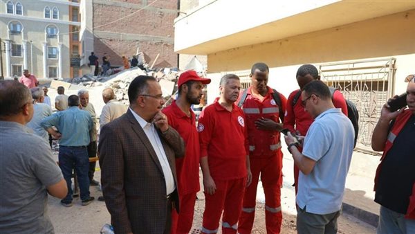 تفاصيل جديدة حول انهيار عقار المنيا: طابق خامس يسبب الكارثة