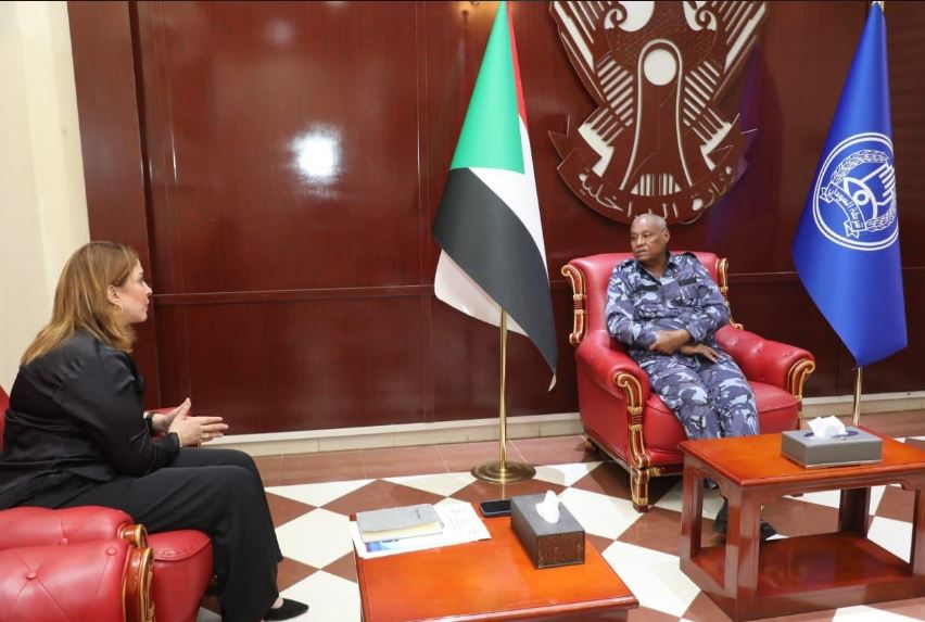 وزير الداخلية السوداني يكشف عن إعادة تشغيل 103 قسم شرطة بالخرطوم