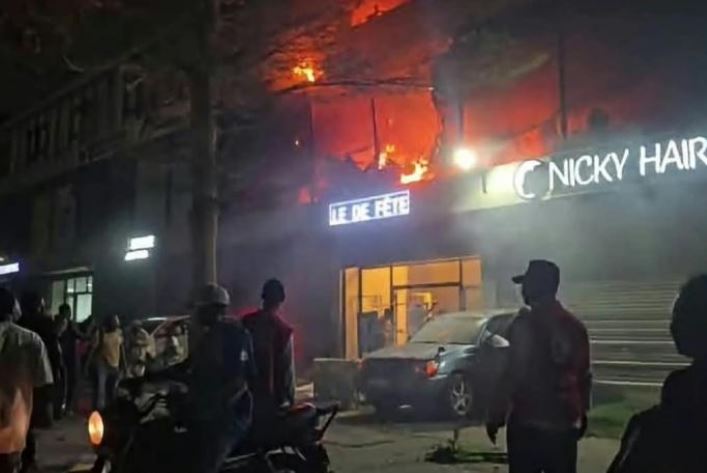 حريق مأساوي أثناء حفل زفاف في كينشاسا يسفر عن 22 قتيلاً