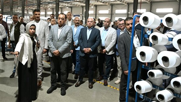 مدبولي يفتتح مصنعًا جديدًا لإنتاج خيوط البوليستر باستثمار 10 ملايين دولار