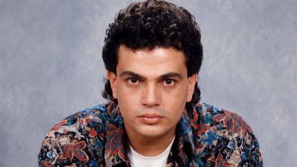 عمرو دياب يستعيد ذكريات الثمانينيات بألبوم "متخافيش" في تريند جديد