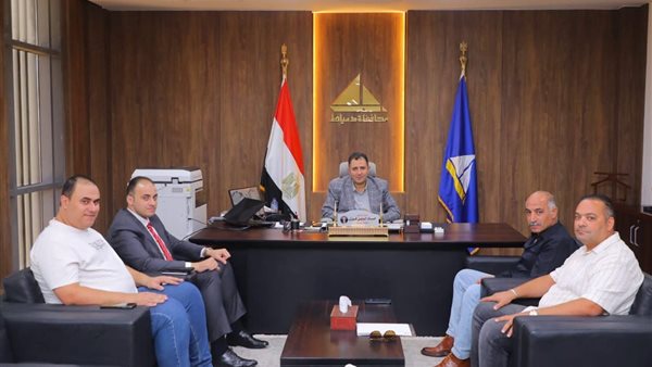 محافظ دمياط يعزز الاستثمار بتسريع توصيل المرافق للمنطقة الحرة للأثاث