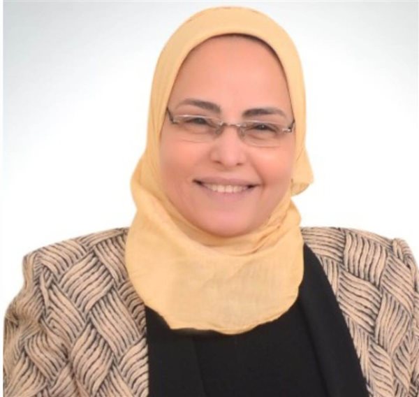 جدل حول مذيعة تثير التساؤلات عن مؤهلاتها وتراخيص عملها
