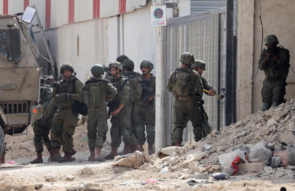 مداهمة الاحتلال لمقر زكاة طولكرم تكشف عن جثمان فلسطيني واعتقالات