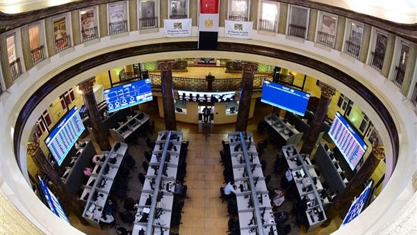 البورصة المصرية تبدأ الأسبوع بارتفاع جماعي لمؤشراتها