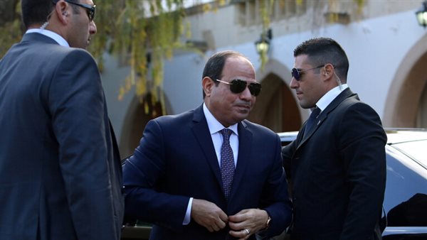 السيسي يشهد عرضاً جوياً مميزاً في افتتاح معرض العلمين للطيران 2026