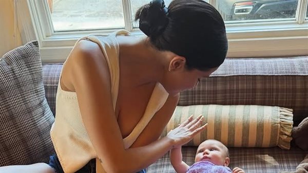 سيلينا جوميز تعبر عن حلمها بالأمومة بصورة تحمل رسالة أمل