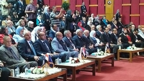 انطلاق مؤتمر الدراسات العليا والبحوث بجامعة قناة السويس بحضور مميز