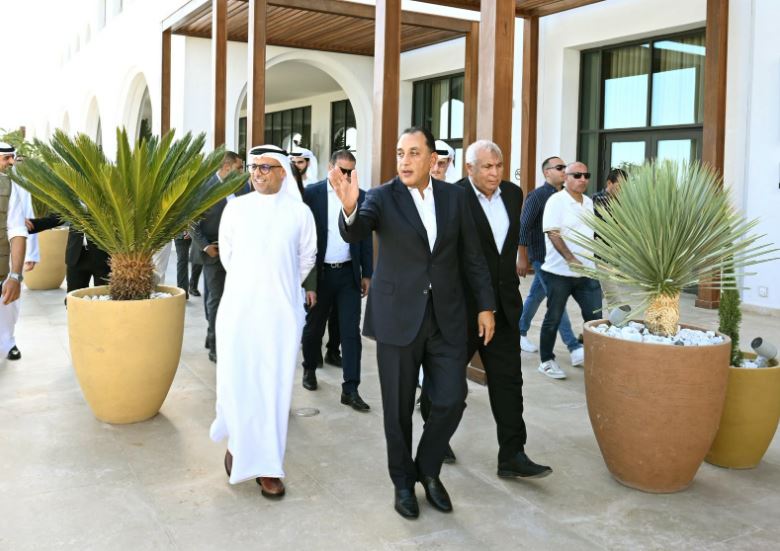 جولة تفقدية لرئيس الوزراء في مشروعات تنمية رأس الحكمة الجديدة