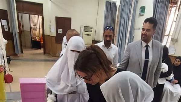 عميد قصر العيني يؤكد أهمية متابعة تقديم الخدمة الطبية بكفاءة عالية