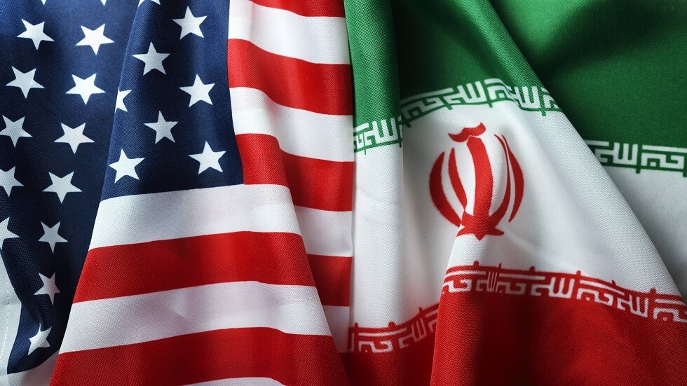 عقوبات أمريكا على إيران: تأثيرات سلبية ولكن صمود مستمر