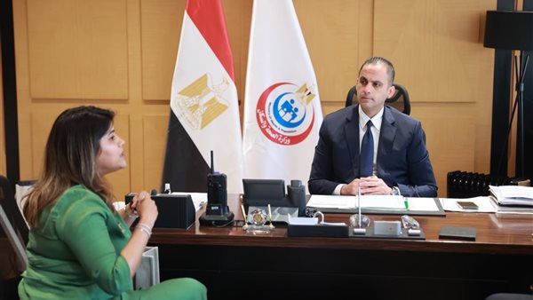 نائب وزير الصحة يعزز جهود التحقق من تراخيص مزاولة المهنة