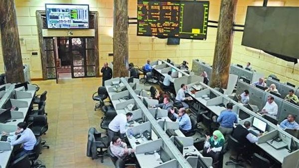 تباين مؤشرات البورصة المصرية وسط تراجع ملحوظ في رأس المال السوقي