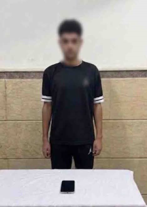 القبض على طالب بالإسماعيلية لترويجه لبيع الأسلحة البيضاء عبر الإنترنت
