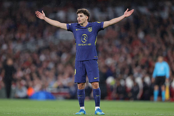 رئيس أتلتيكو مدريد يؤكد انتهاء الجدل حول مستقبل جوليان ألفاريز