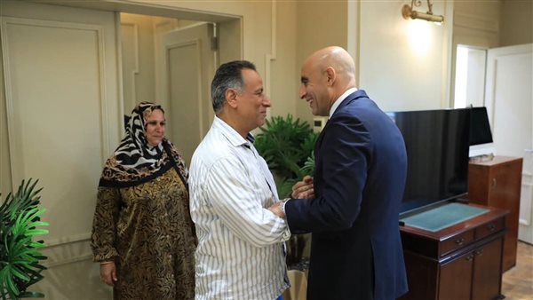 مدير مدرسة برقطا يواصل عمله بعد لقاء مثمر مع وزير التعليم