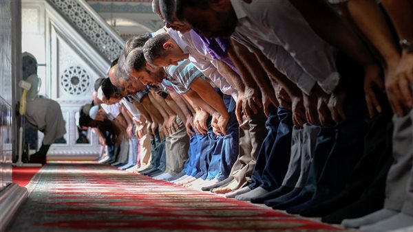 مواقيت أذان العشاء اليوم في القاهرة والمحافظات