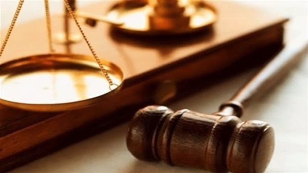 سائق يقتل جاره بعد خلافات طويلة بإشعال النيران وطعنات قاتلة