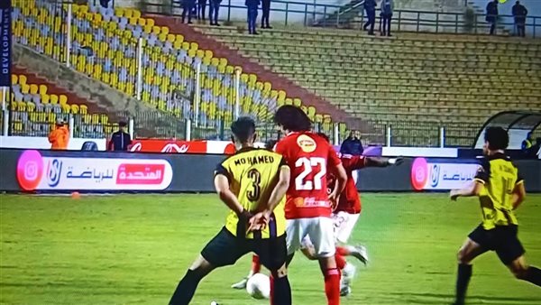 الأهلي والمقاولون العرب يتعادلان سلبياً في مباراة متكافئة