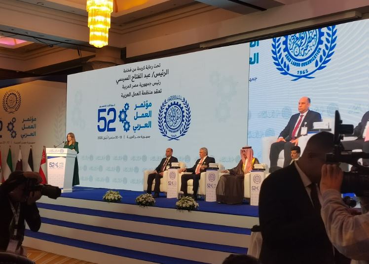 انطلاق الدورة الـ52 لمؤتمر العمل العربي بمشاركة 21 دولة في القاهرة