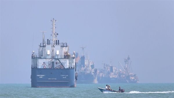 حركة ملاحية نشطة في مضيق هرمز وباب المندب