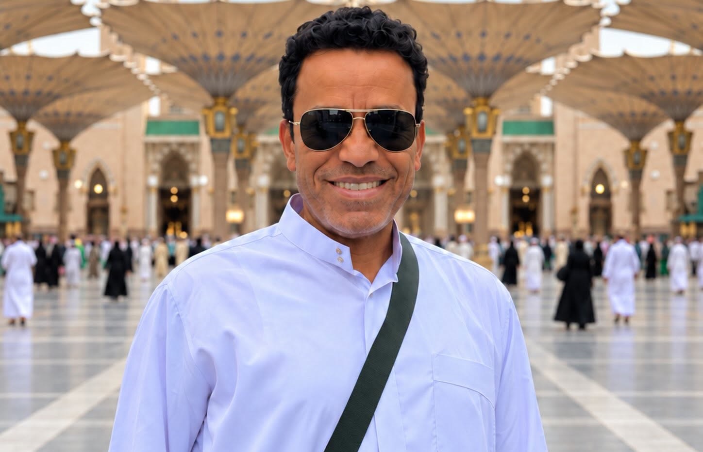 سامح حسين يطلب الدعاء من الجمهور بعد وعكة صحية