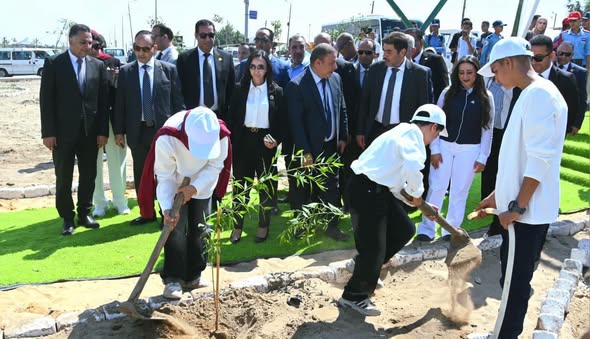 محافظ البحيرة تطلق مبادرة "معًا لنزرع" لتحويل المساحات المهملة إلى خضراء