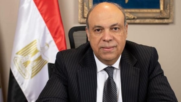 مصر للطيران تتصدر الضيافة في إفريقيا وتدخل قائمة أفضل 20 طاقم عالمي