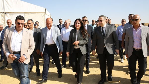 وزيرة الإسكان تشهد تسليم 10 أفدنة خالية من المخلفات بالقاهرة الجديدة