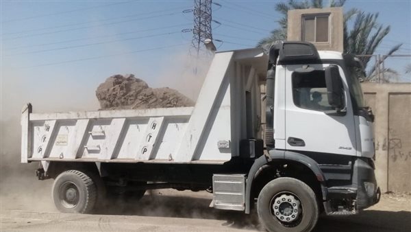 قوص تحقق إنجازاً بيئياً برفع 744 طناً من المخلفات خلال 3 أيام