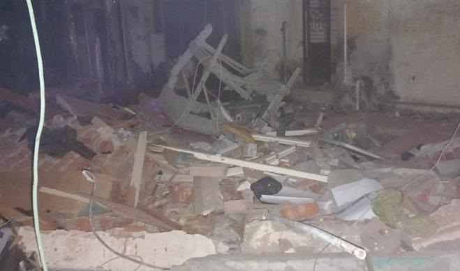 مأساة في الدقهلية: انهيار منزل يودي بحياة طفلين ويصيب والدتهما