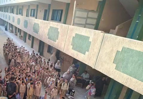 إصابة توأمين بسبب قفزهما من الطابق الثاني في مدرسة بالفيوم