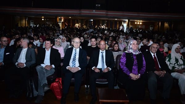احتفالية موسيقية ويوم ترفيهي يرحب بالطلاب الجدد في قصر العيني