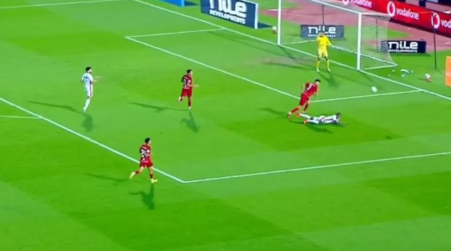 خبير تحكيمي: شيكو بانزا كان يستحق الطرد في قمة الأهلي والزمالك