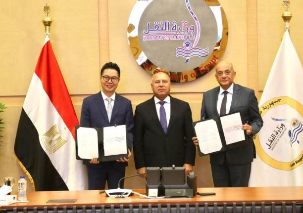 توقيع مذكرة تفاهم لإنشاء محطة للبضائع بميناء الإسكندرية الكبير