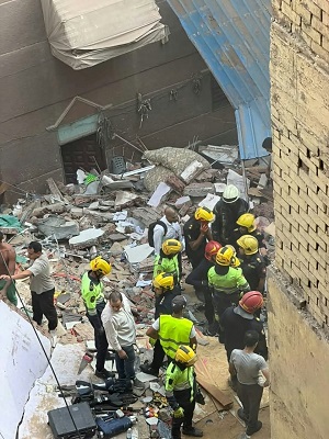 إصابة شخصين إثر انهيار عقار في حدائق القبة وعمليات إنقاذ جارية