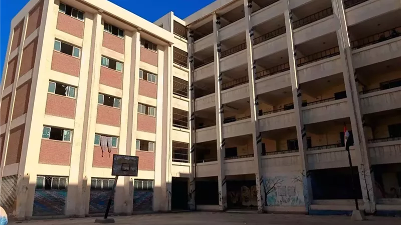 النيابة تحقق في إصابة ثلاث طالبات داخل مدرسة بالقاهرة