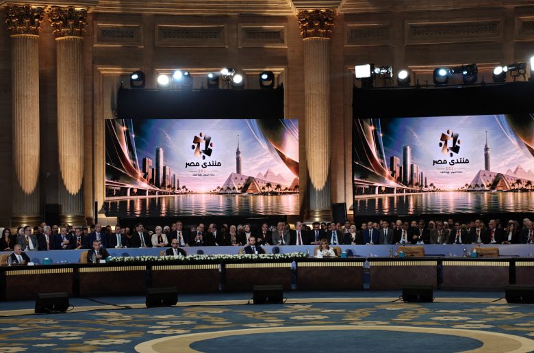 رئيس شركة "أي لوك" يطالب بتفعيل السجل الصناعي المؤقت لدعم المصانع
