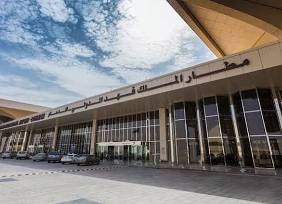 مصر تدين الهجوم على مطار الملك فهد وتؤكد دعمها للسعودية