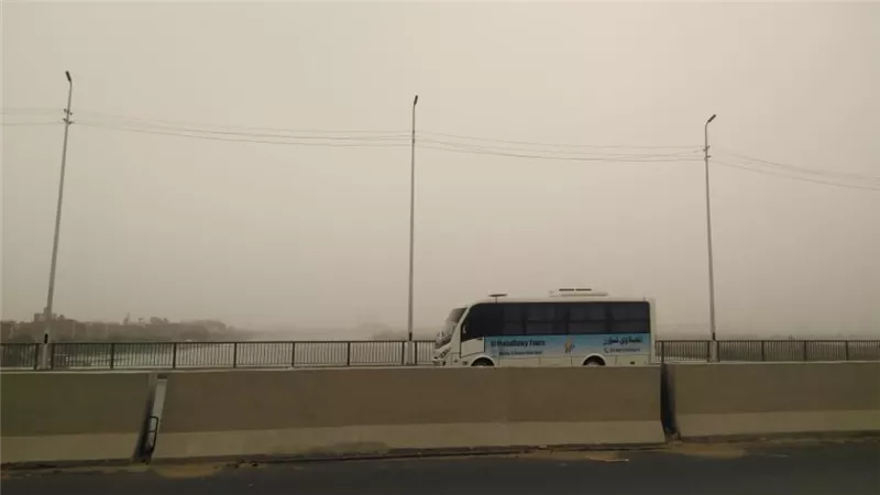 تحذيرات من طقس الجمعة: حرارة تصل إلى 35 درجة ومخاطر على الملاحة البحرية