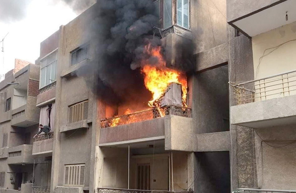 حريق بشقة سكنية في الإسكندرية يسفر عن إصابة شخصين باختناق